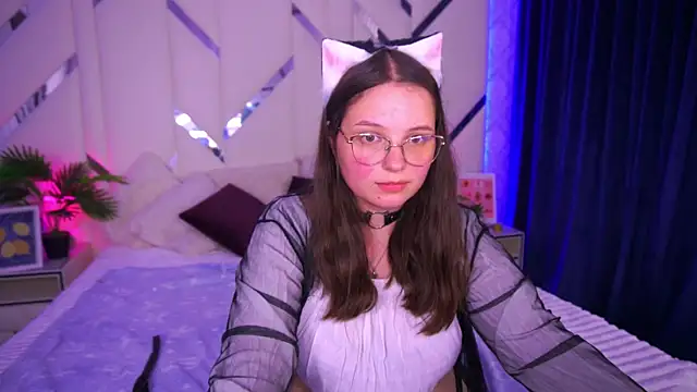 Snapshot of SophieDreamss chatting on September 14, 2025, 6:51 pm SophieDreamss online show from September 14, 2025, 6:51 pm