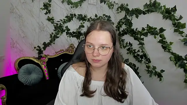 Snapshot of SophieDreamss chatting on September 24, 2025, 12:52 pm SophieDreamss online show from September 24, 2025, 12:52 pm