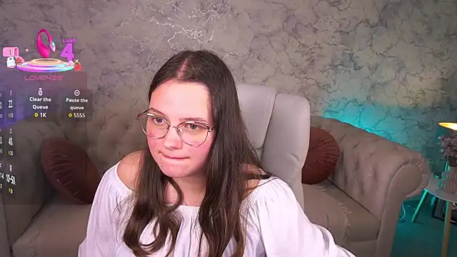 Snapshot of SophieDreamss chatting on October 3, 2025, 7:55 pm SophieDreamss online show from October 3, 2025, 7:55 pm