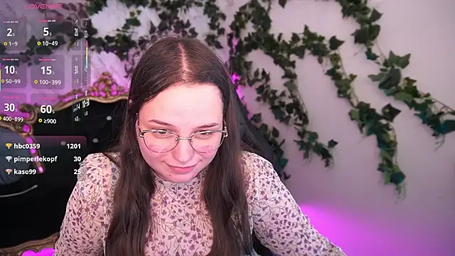 Snapshot of SophieDreamss chatting on October 16, 2025, 1:50 am SophieDreamss online show from October 16, 2025, 1:50 am