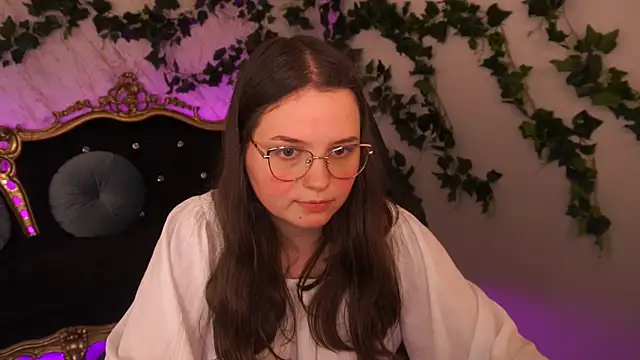 Snapshot of SophieDreamss chatting on October 23, 2025, 2:05 pm SophieDreamss online show from October 23, 2025, 2:05 pm