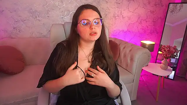 Snapshot of SophieDreamss chatting on November 10, 2025, 3:00 pm SophieDreamss online show from November 10, 2025, 3:00 pm