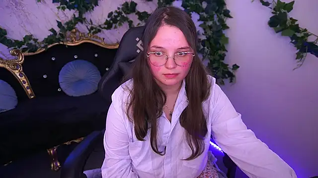 Snapshot of SophieDreamss chatting on November 19, 2025, 3:01 pm SophieDreamss online show from November 19, 2025, 3:01 pm