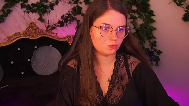 Snapshot of SophieDreamss chatting on December 2, 2025, 11:11 pm SophieDreamss online show from December 2, 2025, 11:11 pm