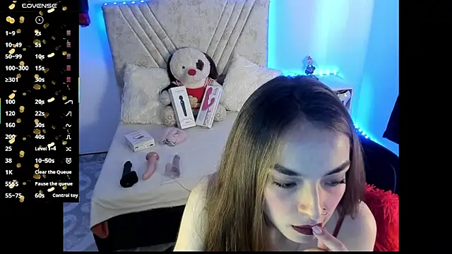 Mia Victoria22 online show from May 25, 2026, 4:13 pm