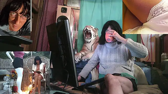 Snapshot of SissiDomination chatting on February 25, 2026, 10:30 pm SissiDomination online show from February 25, 2026, 10:30 pm