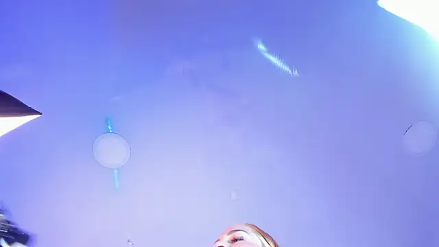 Snapshot of MadisonAnngel chatting on January 7, 2026, 8:11 pm MadisonAnngel online show from January 7, 2026, 8:11 pm