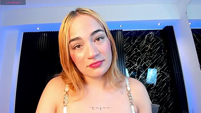 Snapshot of MadisonAnngel chatting on February 14, 2026, 8:05 pm MadisonAnngel online show from February 14, 2026, 8:05 pm