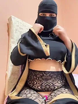 Snapshot of _Laiali_ chatting on November 22, 2025, 12:37 pm Laiali online show from November 22, 2025, 12:37 pm