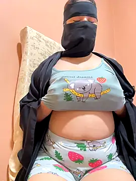 Snapshot of _Laiali_ chatting on November 25, 2025, 11:21 am Laiali online show from November 25, 2025, 11:21 am