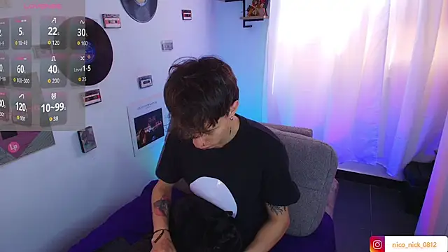 Snapshot of Nick_Bangover_ chatting on September 22, 2025, 6:32 pm Nick Bangover online show from September 22, 2025, 6:32 pm