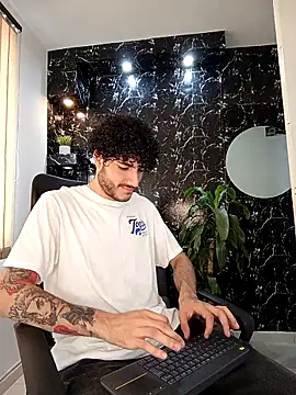 Snapshot of Rafael_Mendezz chatting on December 5, 2025, 8:16 pm Rafael Mendezz online show from December 5, 2025, 8:16 pm