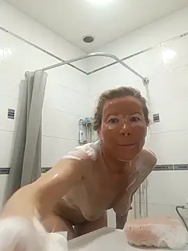 Julia Giulia online show from November 16, 2025, 2:17 am