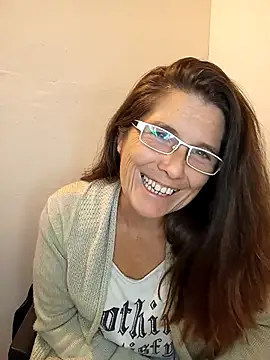 Snapshot of Merida2276 chatting on November 8, 2025, 3:07 am Merida2276 online show from November 8, 2025, 3:07 am