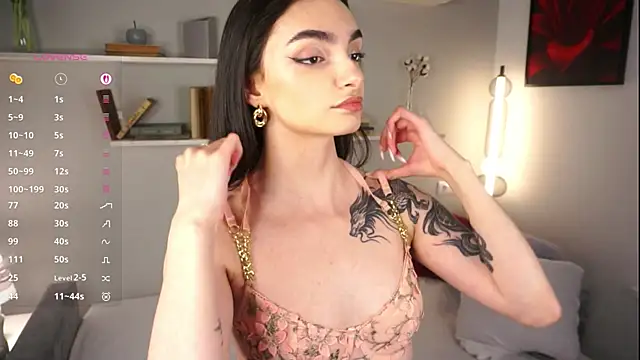 Snapshot of Morena_Dolce chatting on September 15, 2025, 4:34 am Morena Dolce online show from September 15, 2025, 4:34 am