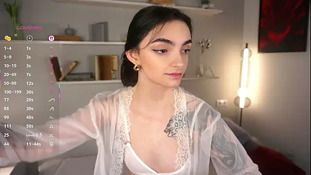 Snapshot of Morena_Dolce chatting on October 5, 2025, 5:28 am Morena Dolce online show from October 5, 2025, 5:28 am