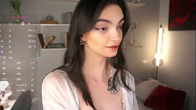 Snapshot of Morena_Dolce chatting on October 7, 2025, 5:15 am Morena Dolce online show from October 7, 2025, 5:15 am