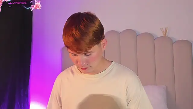 Snapshot of Eragonbooy chatting on February 17, 2026, 11:11 pm Eragonbooy online show from February 17, 2026, 11:11 pm