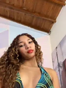 Snapshot of Kylie_Jennerr chatting on January 12, 2026, 5:40 pm Kylie Jennerr online show from January 12, 2026, 5:40 pm