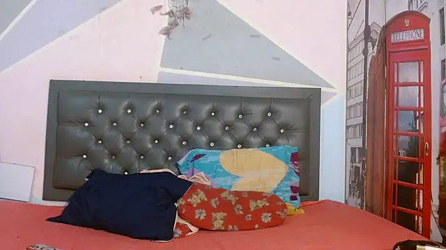Snapshot of Kylie_Jennerr chatting on May 30, 2026, 9:23 pm Kylie Jennerr online show from May 30, 2026, 9:23 pm