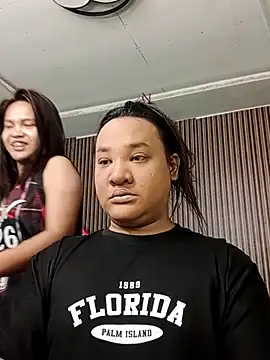 Hotcum ella online show from October 27, 2025, 11:20 pm