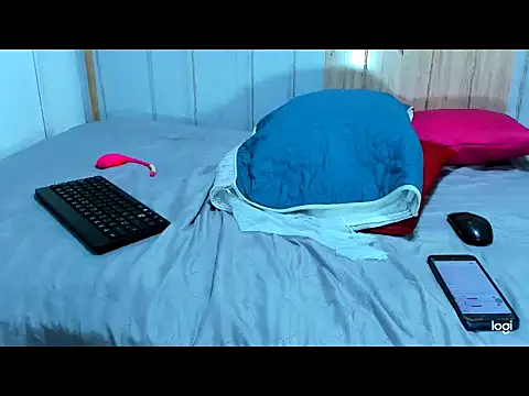 afroditoo online show from November 12, 2025, 12:22 am