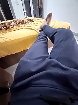 Snapshot of YoursThickDick chatting on October 6, 2025, 3:26 am YoursThickDick online show from October 6, 2025, 3:26 am