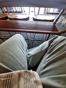 Snapshot of YoursThickDick chatting on January 18, 2026, 9:13 am YoursThickDick online show from January 18, 2026, 9:13 am