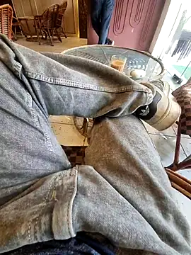 Snapshot of YoursThickDick chatting on February 16, 2026, 9:49 am YoursThickDick online show from February 16, 2026, 9:49 am