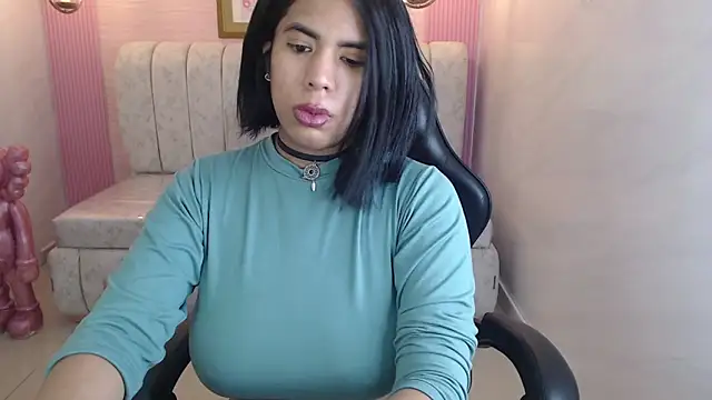 ambar fox s online show from October 19, 2025, 3:07 am