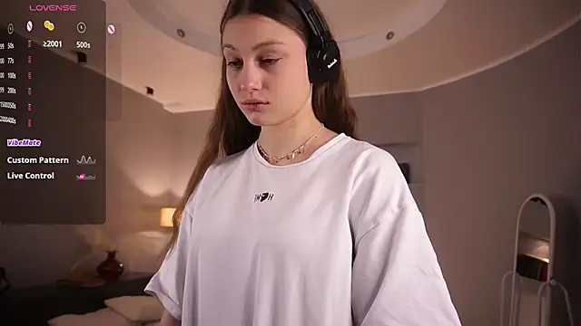 Snapshot of MercBoone chatting on December 1, 2025, 9:03 am MercBoone online show from December 1, 2025, 9:03 am