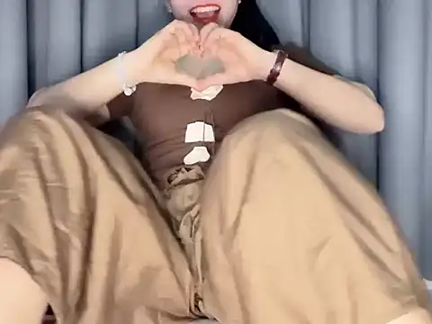 Snapshot of __Joy69__ chatting on October 22, 2025, 10:04 am Joy69 online show from October 22, 2025, 10:04 am