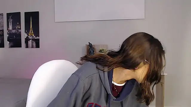 Snapshot of madame_lottie chatting on September 17, 2025, 12:40 pm madame lottie online show from September 17, 2025, 12:40 pm