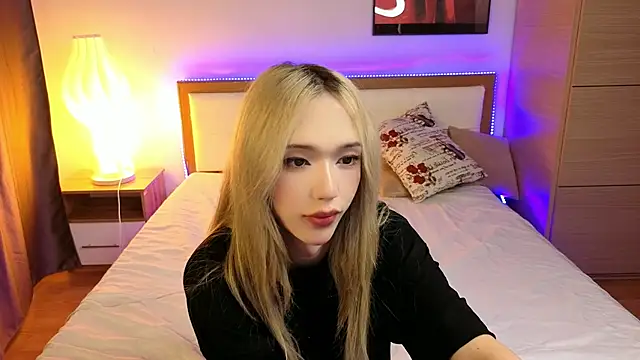 Snapshot of okerriella chatting on July 18, 2026, 6:01 pm okerriella online show from July 18, 2026, 6:01 pm