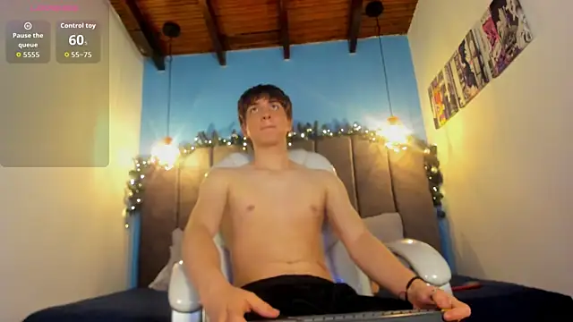 Snapshot of Oscar_and_dani chatting on November 20, 2025, 4:01 am Oscar and dani online show from November 20, 2025, 4:01 am