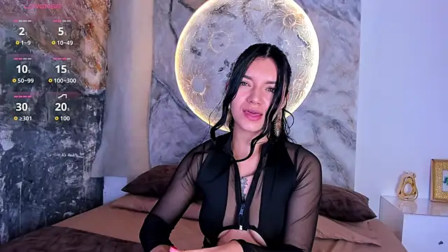 RoxanaBorns  online show from December 20, 2025, 1:51 pm