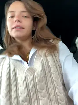 Snapshot of Wildmaca chatting on November 17, 2025, 9:04 am Wildmaca online show from November 17, 2025, 9:04 am