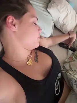 Snapshot of Wildmaca chatting on December 4, 2025, 10:02 am Wildmaca online show from December 4, 2025, 10:02 am