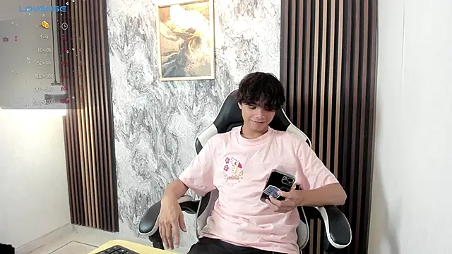 Snapshot of Honeymoon_sariel chatting on September 12, 2025, 1:55 pm Honeymoon sariel online show from September 12, 2025, 1:55 pm