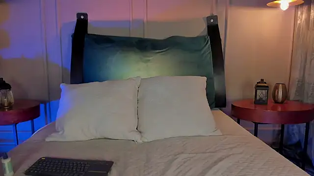 Snapshot of NaishaFord_1 chatting on October 21, 2025, 2:23 am NaishaFord 1 online show from October 21, 2025, 2:23 am