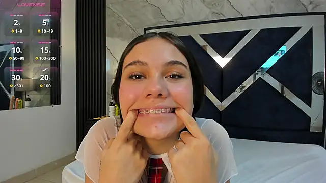 Megan Sweetas online show from November 13, 2025, 8:08 pm