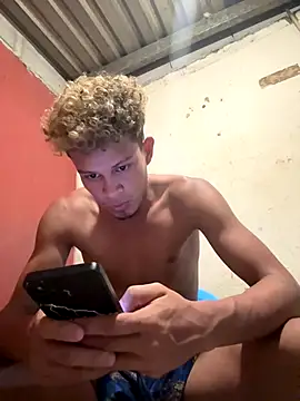 Snapshot of CHARLY-- chatting on September 10, 2025, 5:40 am CHARLY-- online show from September 10, 2025, 5:40 am