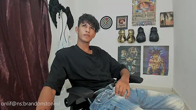 Snapshot of brandonstonexl chatting on September 12, 2025, 9:15 pm brandonstonexl online show from September 12, 2025, 9:15 pm