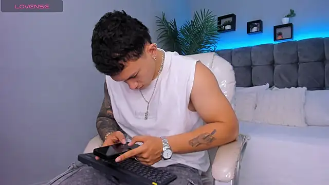 Thomas moon online show from February 14, 2026, 12:57 pm