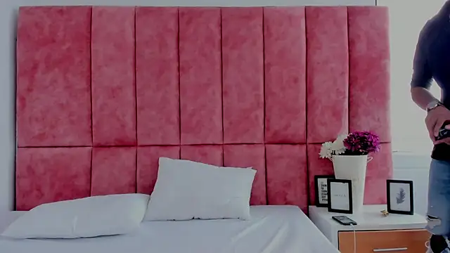 HellAndDante  online show from December 2, 2025, 9:21 pm