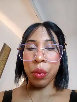 Elowen Clark online show from January 18, 2026, 8:34 pm