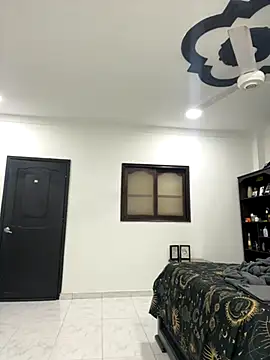 sahraparker online show from October 29, 2025, 6:04 am