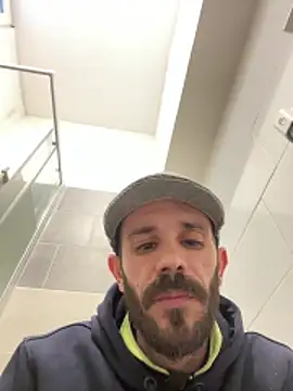 Snapshot of lolo7121 chatting on March 5, 2026, 3:52 pm lolo7121 online show from March 5, 2026, 3:52 pm