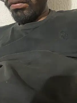 Snapshot of meralund9inch chatting on February 8, 2026, 11:35 am meralund9inch online show from February 8, 2026, 11:35 am