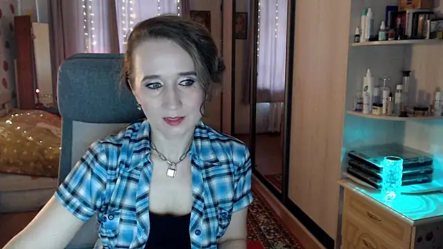 Snapshot of ClassyInna chatting on October 21, 2025, 8:37 am ClassyInna online show from October 21, 2025, 8:37 am